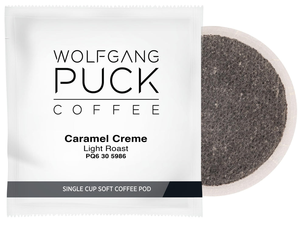 Wolfgang Puck taza servida con crema de caramelo sabroso listo para beber