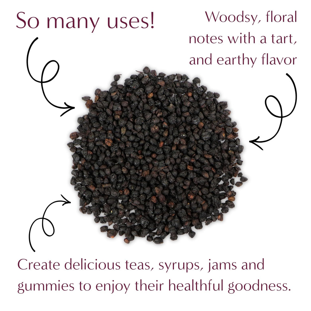 Worldwide Botanicals bayas en olla cocinándose para jarabe casero aromático