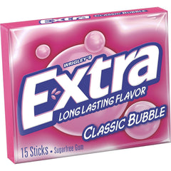 WRIGLEY'S EXTRA paquete abierto en manos demostrando facilidad de transporte y acceso