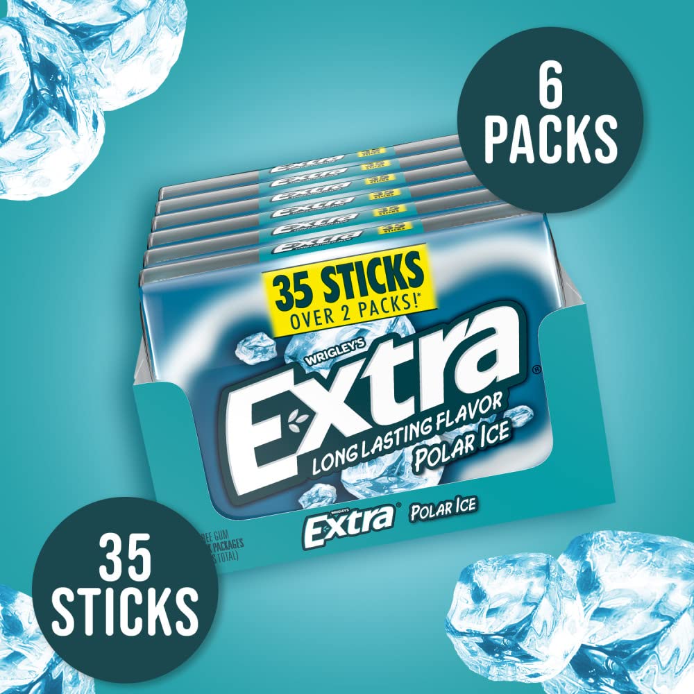 WRIGLEY'S EXTRA persona sacando un stick en el coche para refrescar el aliento