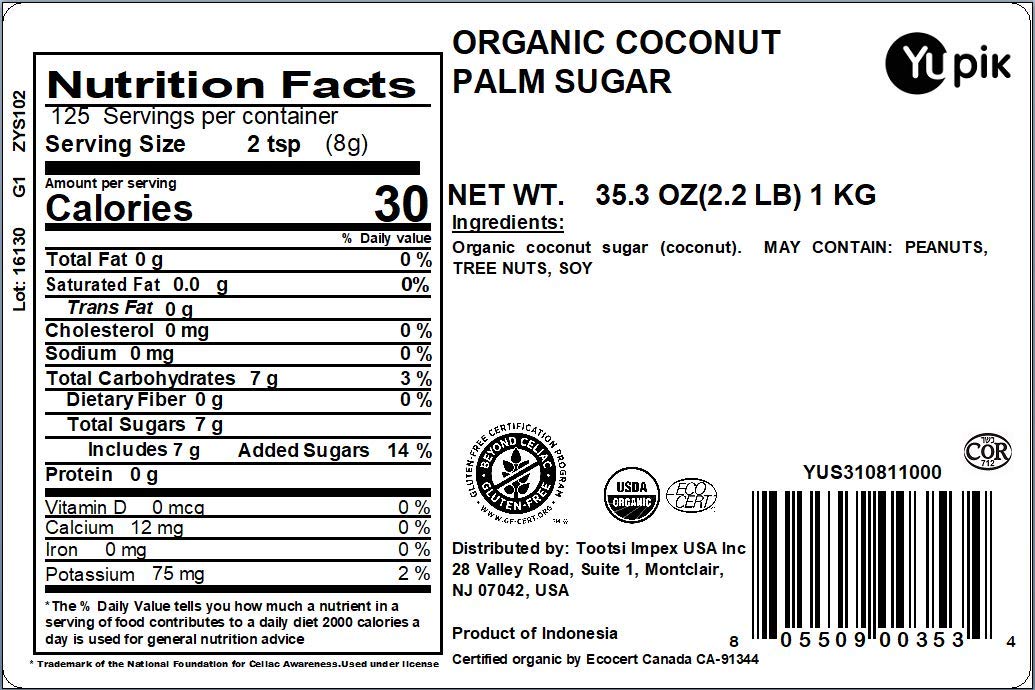 Yupik primer plano de grano de azúcar de coco con textura y tono caramelo