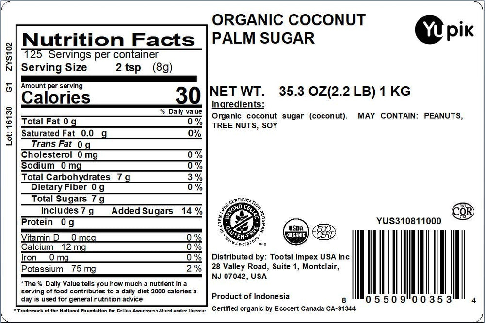 Yupik primer plano de grano de azúcar de coco con textura y tono caramelo