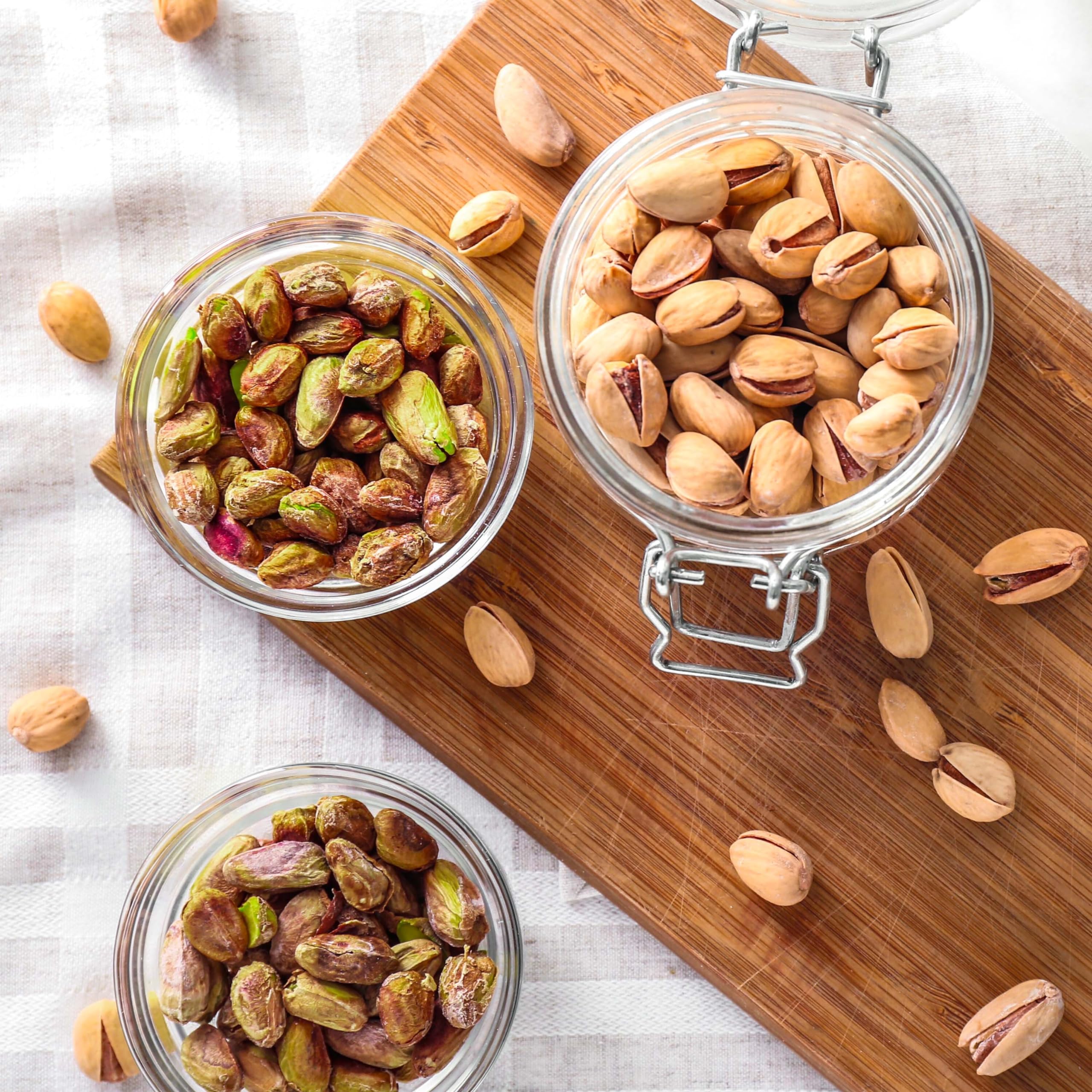 Yupik pistachos sobre ensalada aportando crujiente y sabor