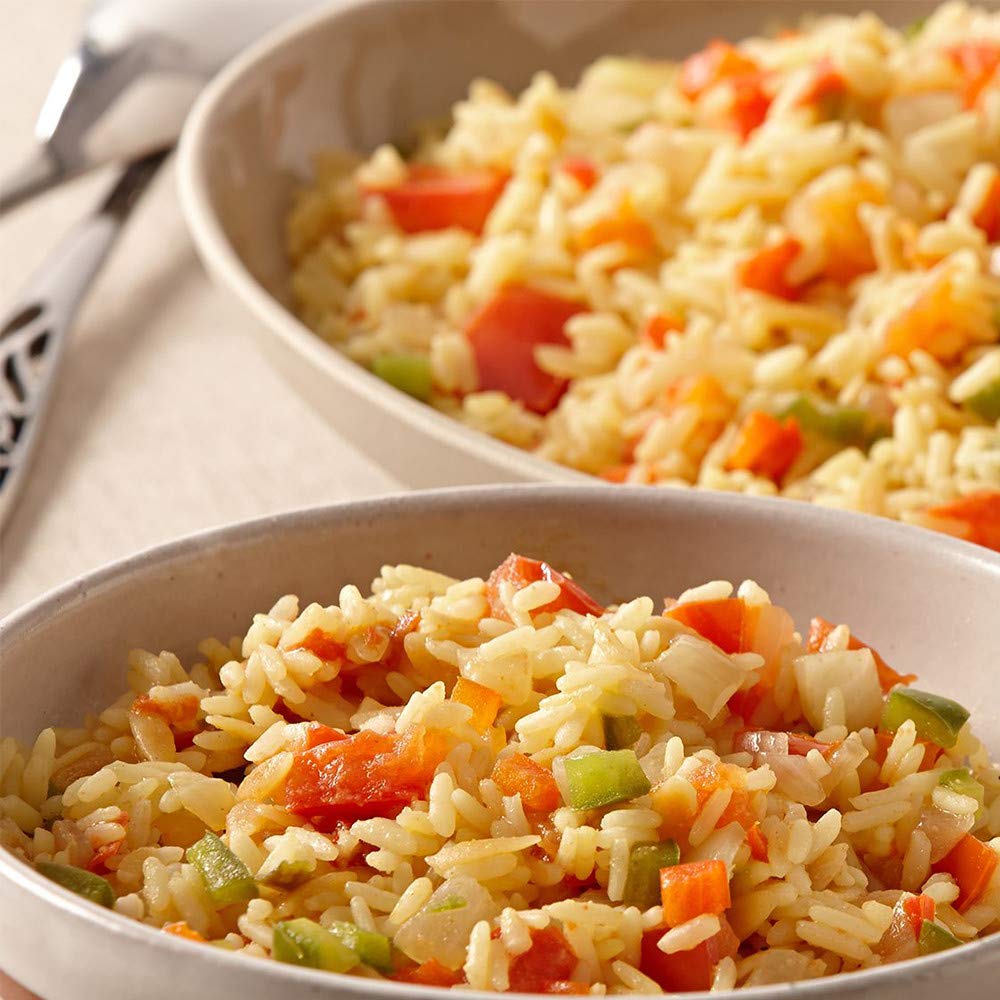 Zatarain's pilaf servido con pollo demostrando una comida completa